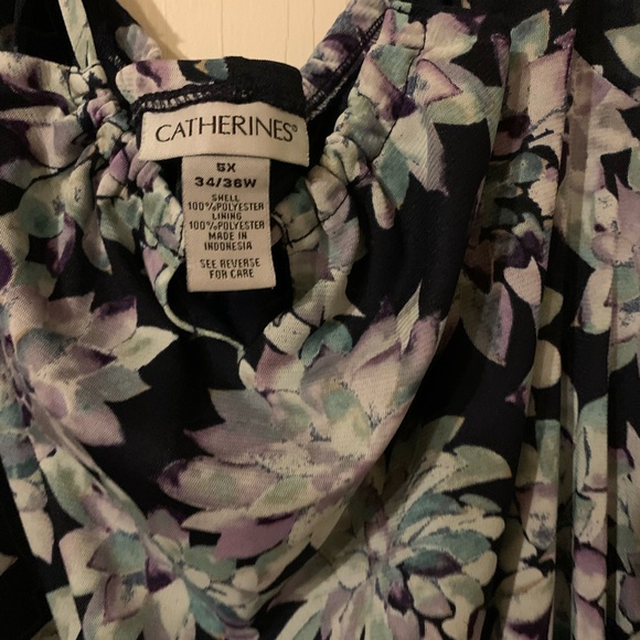 Catherine’s cold shoulder top size 5x - Picture 2 of 2